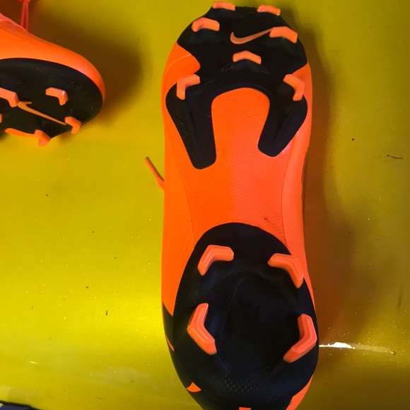 COPY - Nike Mercurial Superflyknit cleats size 10… - Picture 3 of 8